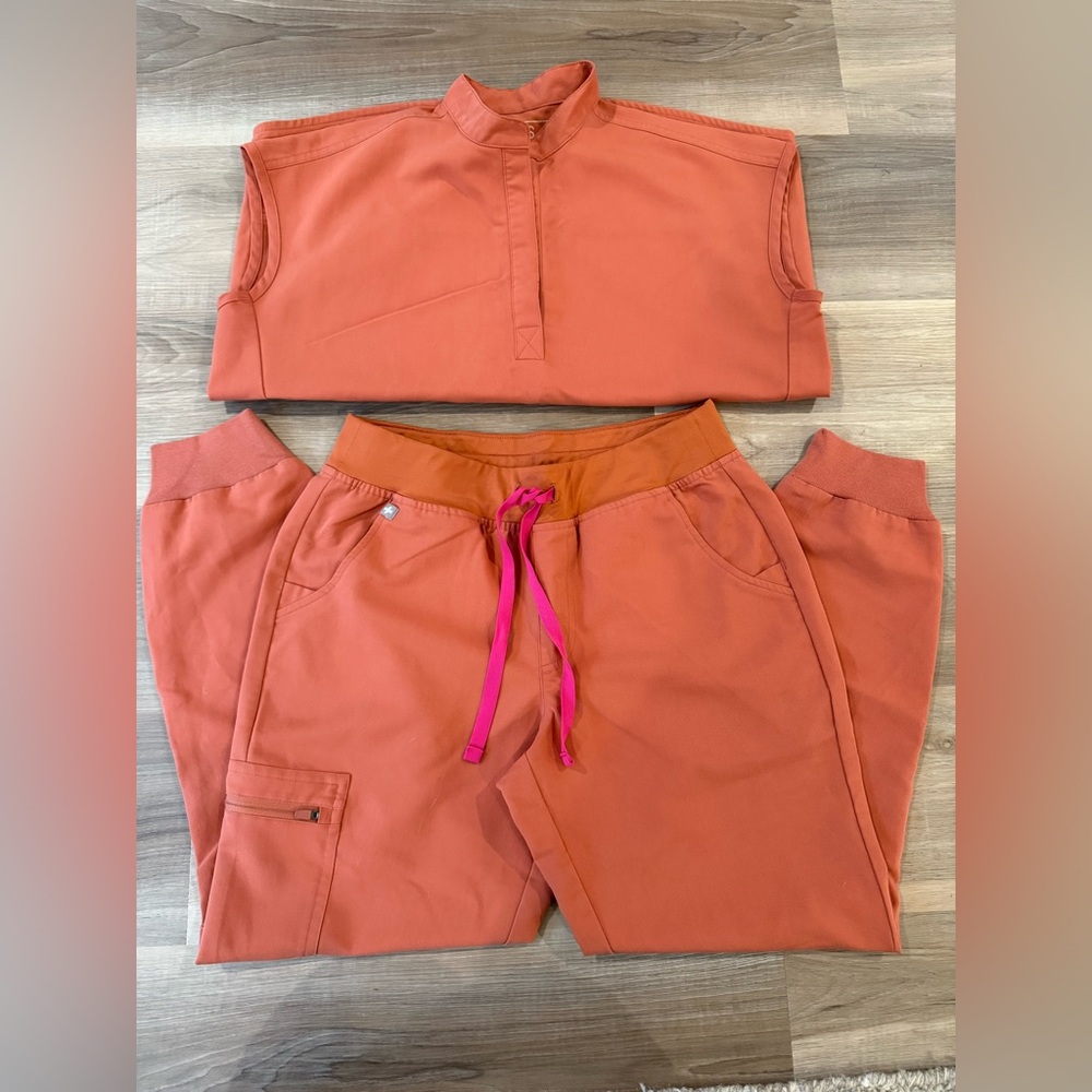 Women’s Figs Scrub Set